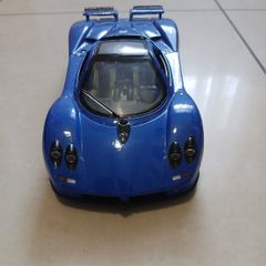 Pagani Zonda 1:24 Die-Cast - Opening Doors & Engine - Like New