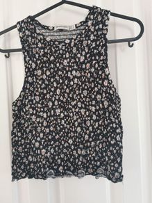 Stradivarius black floral crop top. Size S