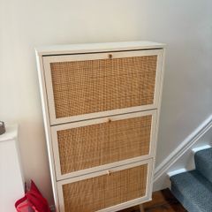 Shoe cabinet
