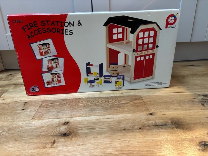 Pintoy Wooden Firestation