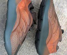 Adidas Yeezy 700 V3 "Copper Fade"