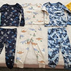 Five pyjamas for boys aged 3-4