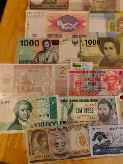 World banknotes 70