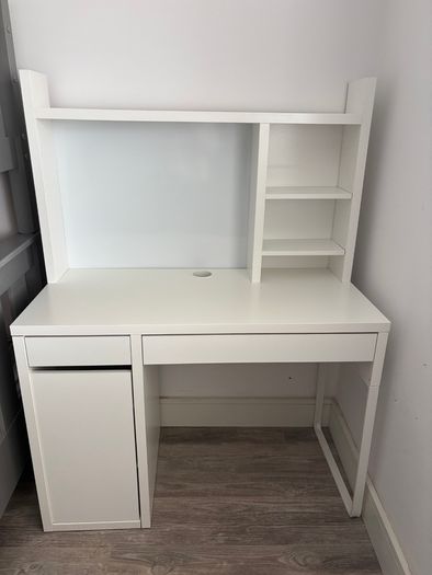 Micke ikea desk white & gaming chair