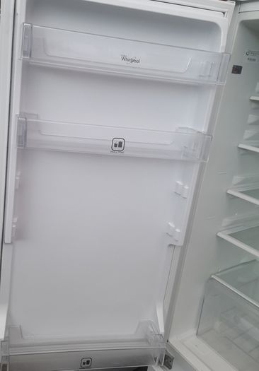 Integrated fridge freezer for sale