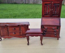 Miniature dolls house furniture set - 3 pieces