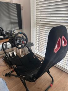 Racing Simulator Cockpit with Logitech G923 racing wheel and pedals