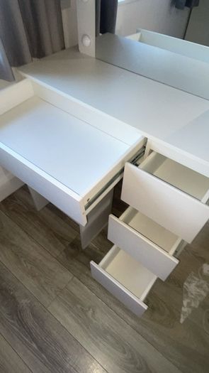 Dressing table with lights