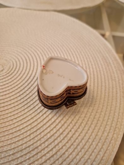 Heart Shaped Pill or Trinket Box Hinged