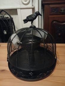 Spooky cake stand with crow top