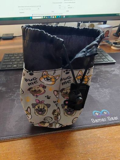 Pet Treat Bag, Drawstring, Clips on Belt, Waistband or Pocket, Waterproof Treats Pouch, Ideal for Dog Walking & Puppy Training