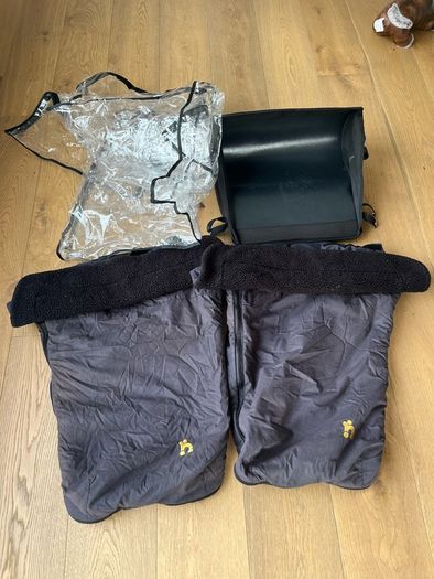 Out and about double with 2xfoot muffs, new rain cover and shopping basket (removable)