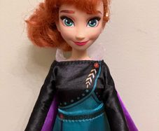 Queen Anna Singing Doll Frozen 2
