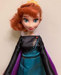 Queen Anna Singing Doll Frozen 2