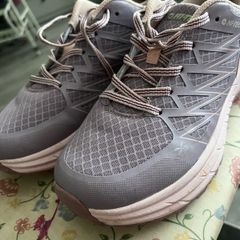 Ladies size 7 uk 40eu Hi TEC trainers