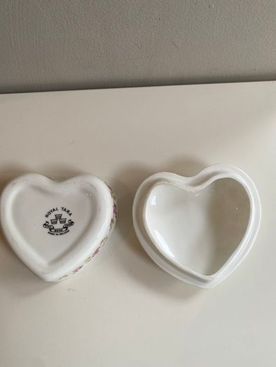 Royal Tara pretty heart shaped trinket dish