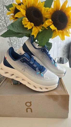 ladies trainers  on clouds