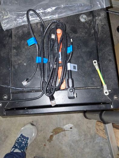 Pylontech 2.4Kw battery and cabinet
