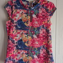 pink top