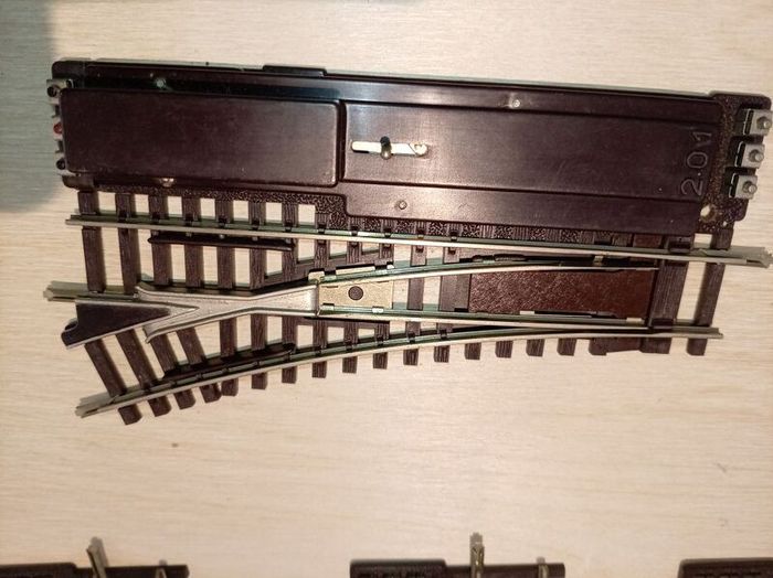 Ho/oo model train tracks 23 elect pts + 3 man pts