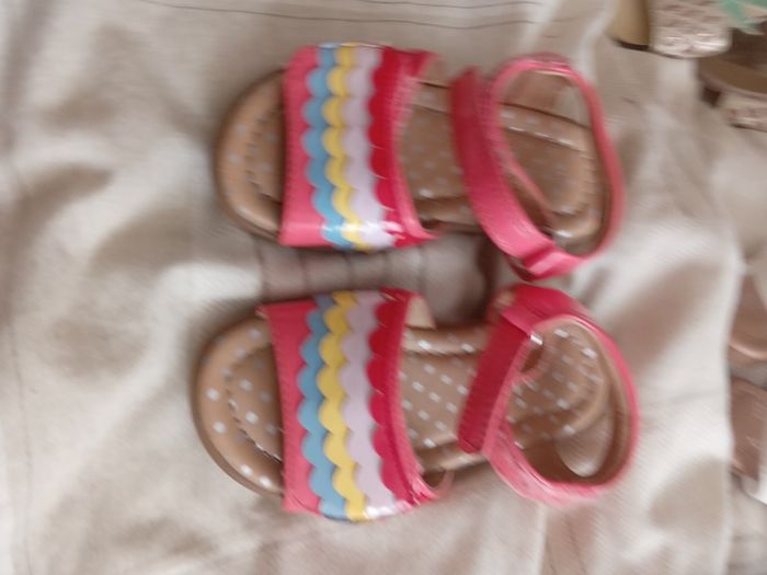 Girls sandals