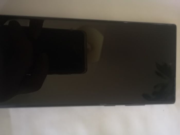Samsung s22 ultra 256 gb good condition, but screen broken! See pics!