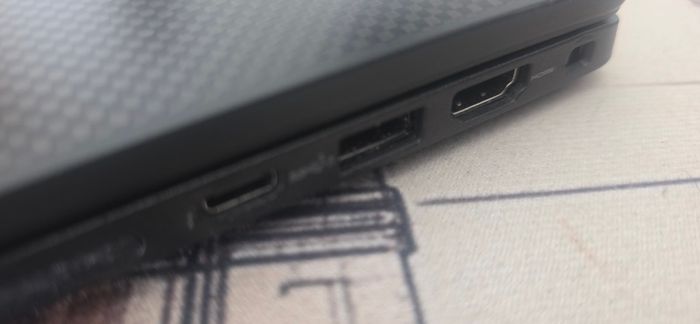 Dell 7430 bussines class latitude i5 256 16gb