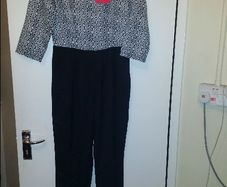BNWT Boohoo 3/4 sleeve open back Jumpsuit size UK12 EUR40
