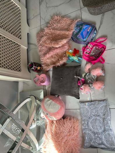 Free take away kids toys/room items