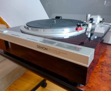 Hi End Denon DP-47F. Hi Performance Turntable from Golden Era! Original Japan, Rare to find! MC Cartridge. Excellent cond.