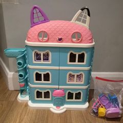 Gabby doll house