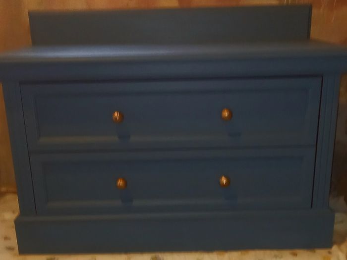 Low boy chest of drawers