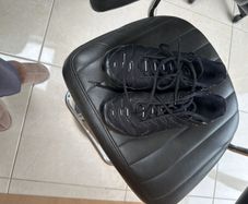 Nike Air Trainers- size 6UK