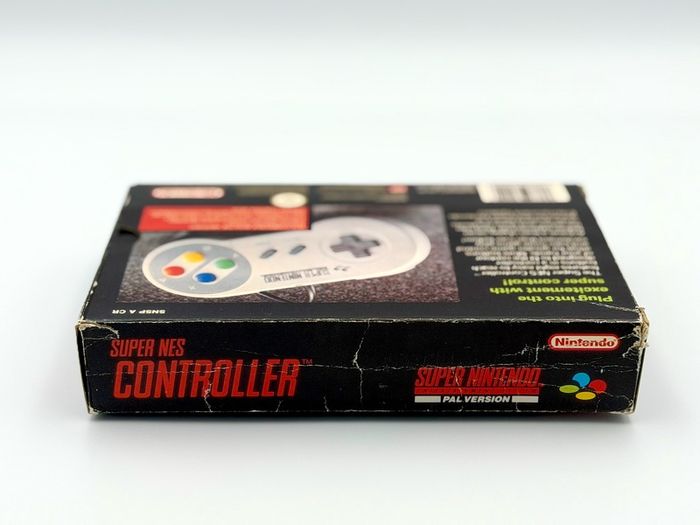 Nintendo SNES Official In-Store Promotional Controller Box