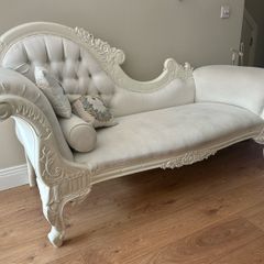 Chaise long