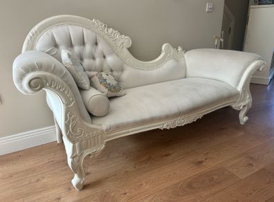 Chaise long