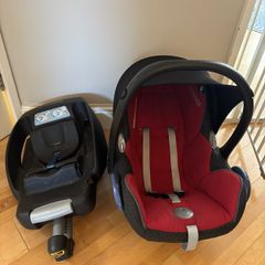 Maxi Cosi Infant Car Seat & Isofix Base