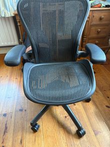 Herman Miller Aeron Size B