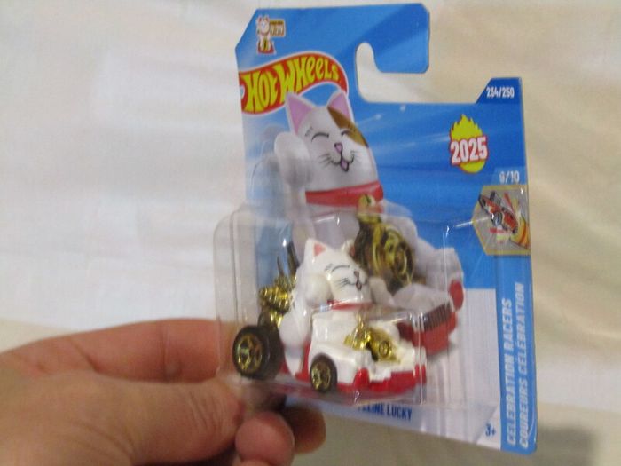Hot Wheels Feline Lucky Cat Diecast Car Brand New Sealed