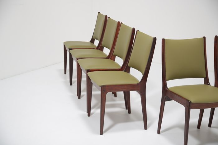 Set of 8 Vintage Danish Rosewood Dining Chairs by Johannes Andersen for Uldum Mobelfabrik, 1960s