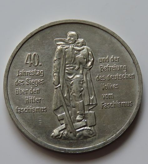 Liberation from Fascism DDR 10 Mark 1985 East Germany