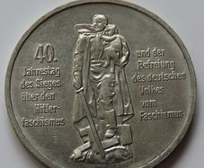 Liberation from Fascism DDR 10 Mark 1985 East Germany