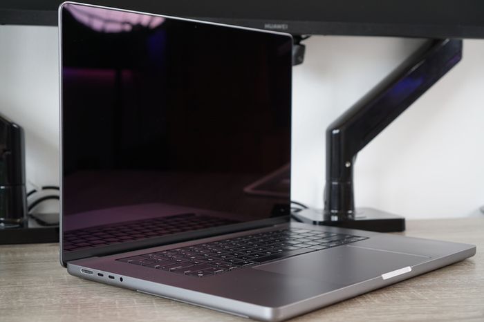 MacBook Pro 16" 32GB | 2021 | M1 Pro | 512GB