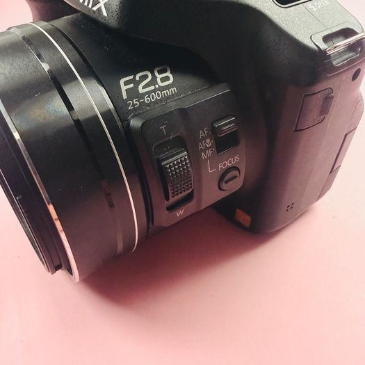 Panasonic Lumix FZ200
