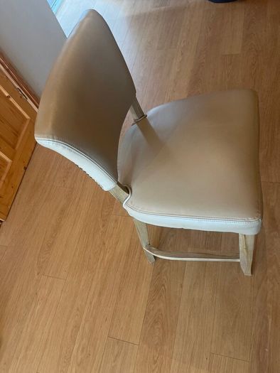 2 Kitchen Bar Stools 40 each