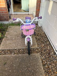 Girls bike with stabilisers