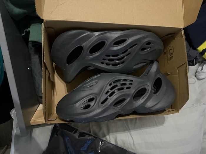 yeezy foam shoes
