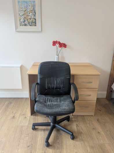 Office/Study desk & chair