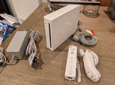 Nintendo Wii Bundle - #415