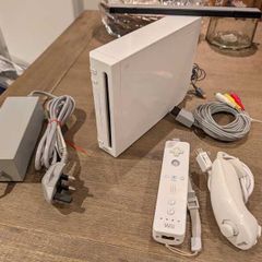 Nintendo Wii Bundle - #413